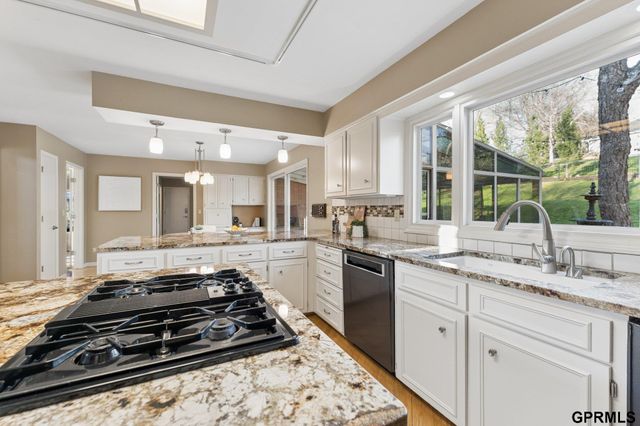 9723 Fieldcrest Drive, Omaha, NE 68114