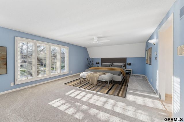 9723 Fieldcrest Drive, Omaha, NE 68114