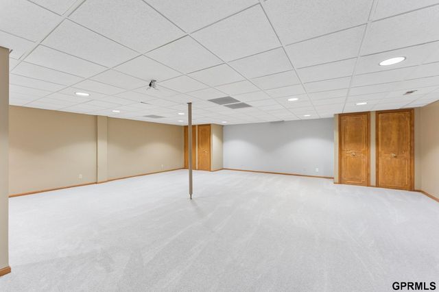9723 Fieldcrest Drive, Omaha, NE 68114