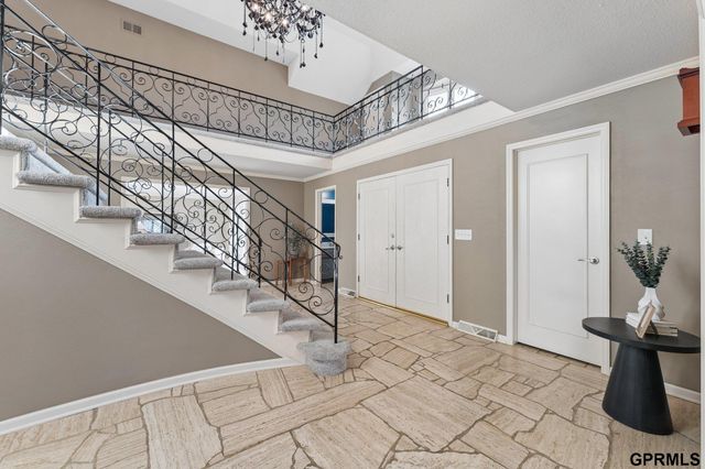 9723 Fieldcrest Drive, Omaha, NE 68114