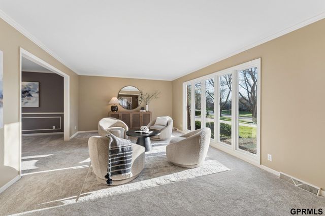 9723 Fieldcrest Drive, Omaha, NE 68114