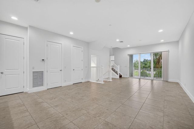 7089 Edison Place, Palm Beach Gardens, FL 33418