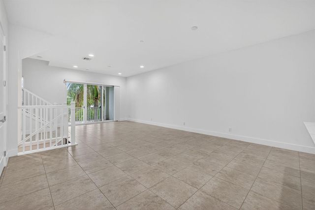 7089 Edison Place, Palm Beach Gardens, FL 33418