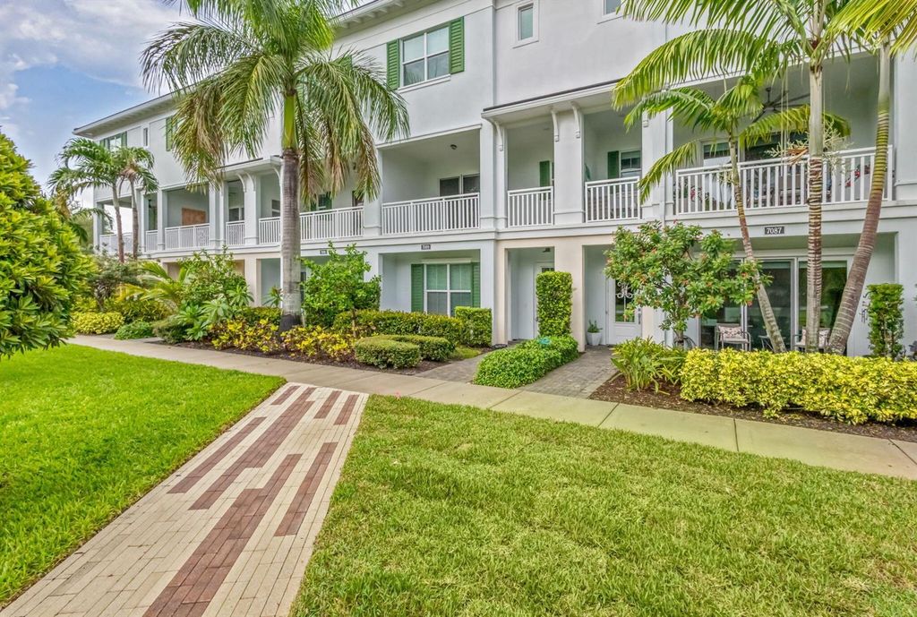 7089 Edison Place, Palm Beach Gardens, FL 33418
