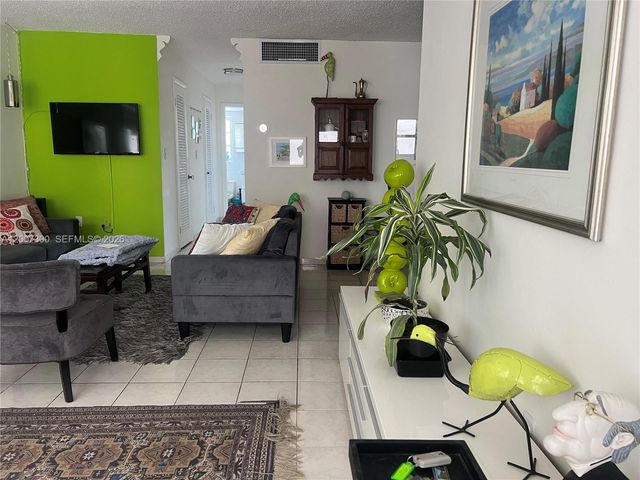 1820 James Ave 4E, Miami Beach, FL 33139