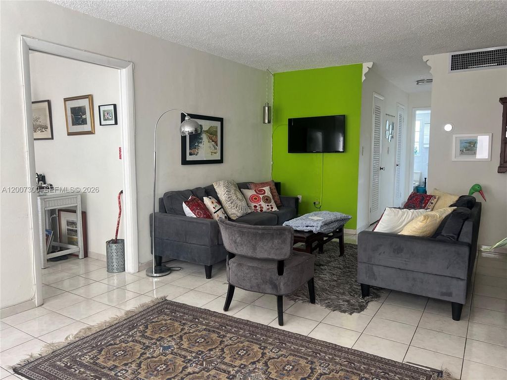 1820 James Ave 4E, Miami Beach, FL 33139