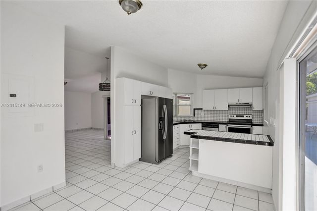 11854 SW 210th St x, Miami, FL 33177