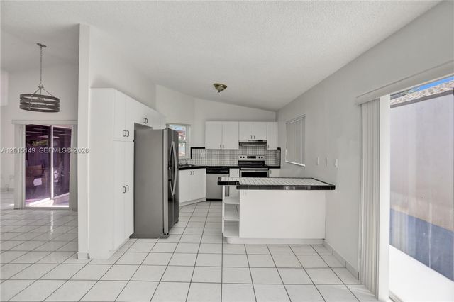 11854 SW 210th St x, Miami, FL 33177