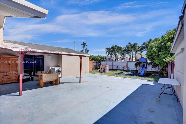 11854 SW 210th St x, Miami, FL 33177
