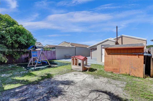 11854 SW 210th St x, Miami, FL 33177
