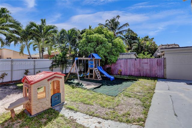 11854 SW 210th St x, Miami, FL 33177