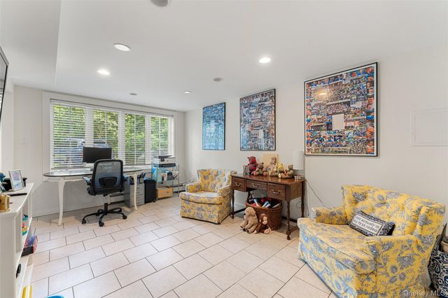 41 Garden Avenue, Bronxville, NY 10708