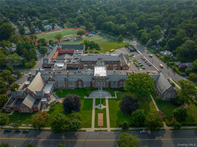 41 Garden Avenue, Bronxville, NY 10708