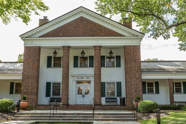 41 Garden Avenue, Bronxville, NY 10708