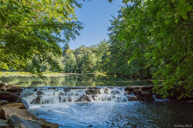 41 Garden Avenue, Bronxville, NY 10708