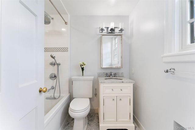 41 Garden Avenue, Bronxville, NY 10708