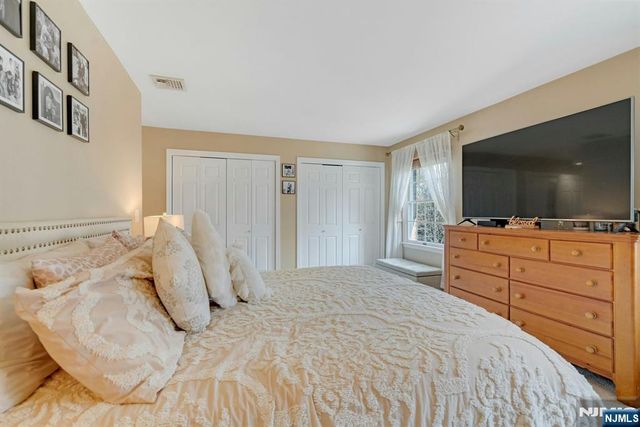 7 S Maple Avenue 7B, Park Ridge, NJ 07656