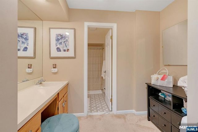 7 S Maple Avenue 7B, Park Ridge, NJ 07656