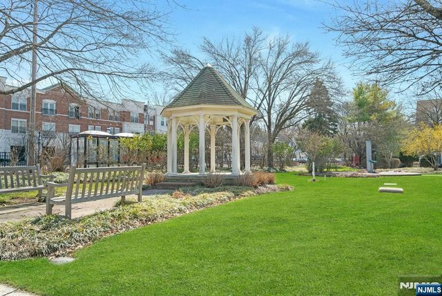 7 S Maple Avenue 7B, Park Ridge, NJ 07656