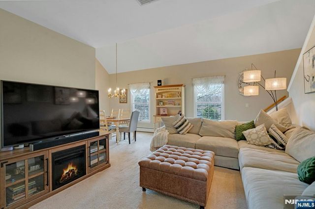 7 S Maple Avenue 7B, Park Ridge, NJ 07656