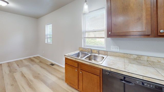 1217 NW 5th, Minot, ND 58703