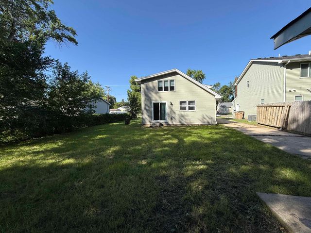 1217 NW 5th, Minot, ND 58703