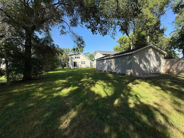1217 NW 5th, Minot, ND 58703