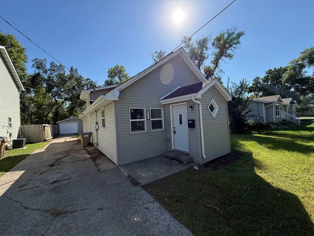 1217 NW 5th, Minot, ND 58703
