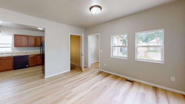 1217 NW 5th, Minot, ND 58703