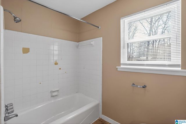 429 WOODLAND COURT NE, Center Point, AL 35215