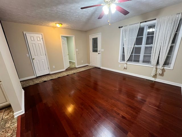 476 Bill Russell Rd, Wartrace, TN 37183