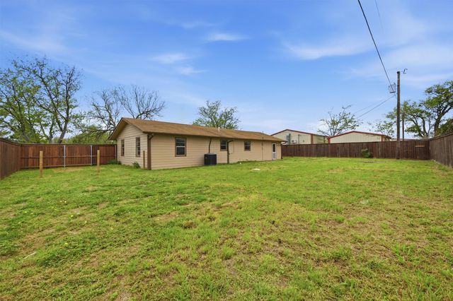 29361 US Highway 82, Whitesboro, TX 76273