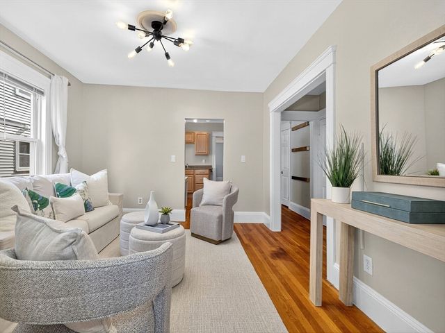 187 Florence St 2L, Boston, MA 02131