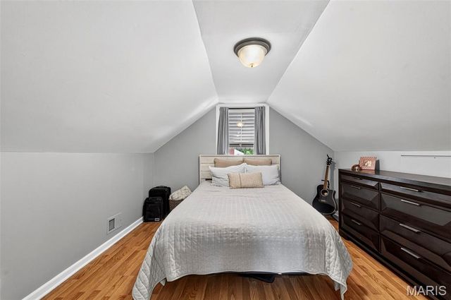 960 Briarton Drive, St Louis, MO 63126