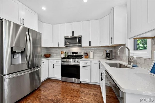960 Briarton Drive, St Louis, MO 63126