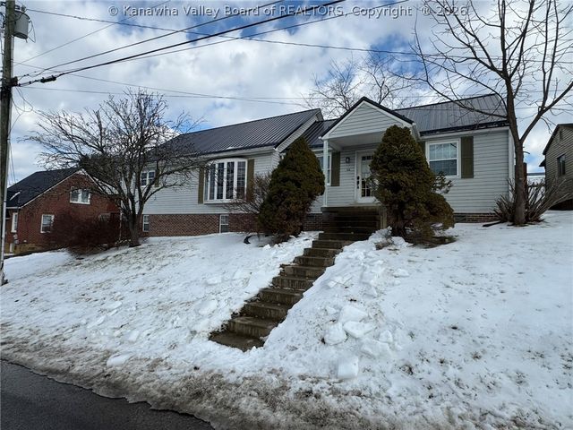 114 EDGEMONT Drive, Princeton, WV 24740