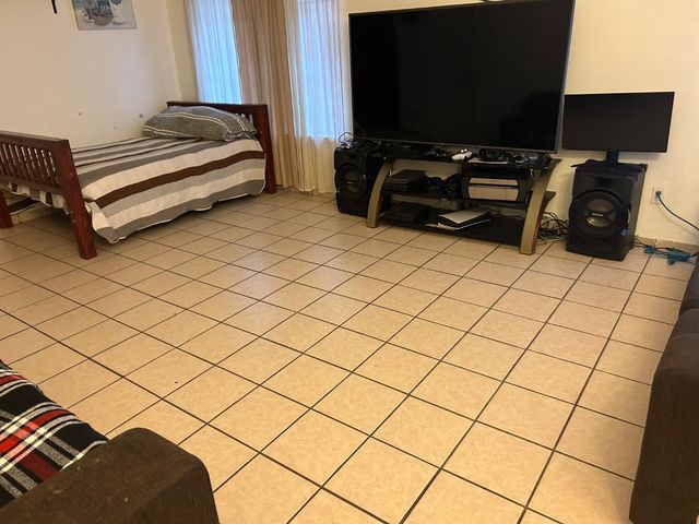 624 Park Hurst Way, Modesto, CA 95358