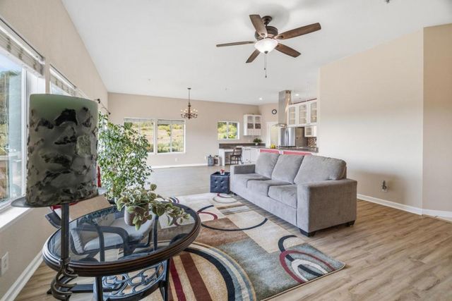 19269 Mallory Canyon Road D, Salinas, CA 93907