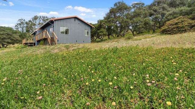 19269 Mallory Canyon Road D, Salinas, CA 93907