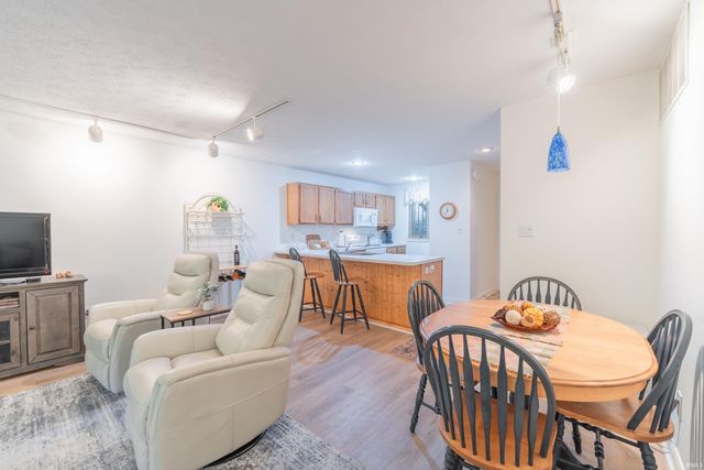 1847 E Eagle Bay Drive, Bloomington, IN 47401