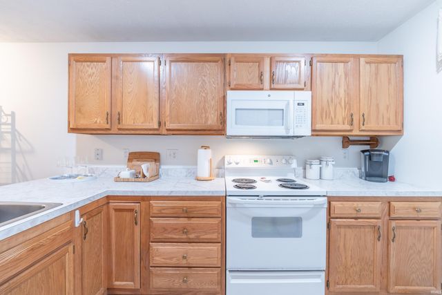1847 E Eagle Bay Drive, Bloomington, IN 47401