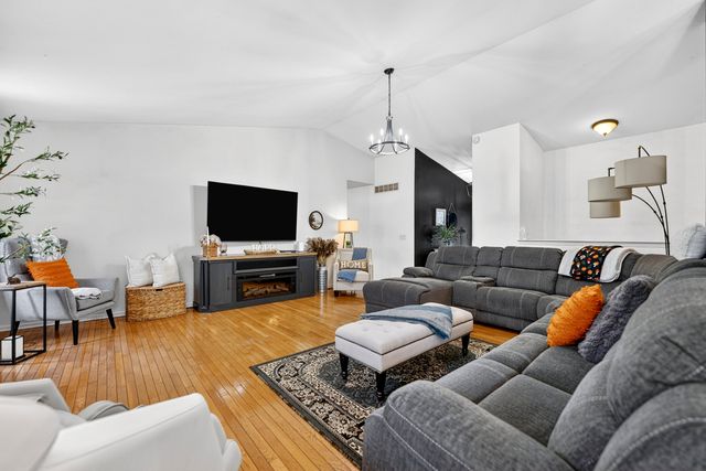 803 Nancys Lane, Belvidere, IL 61008