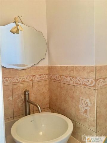 601 Maple Hill Drive 601, Woodbridge Proper, NJ 07095