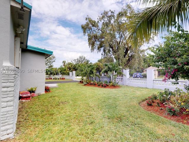 88 NW 85th St 1, Miami, FL 33150