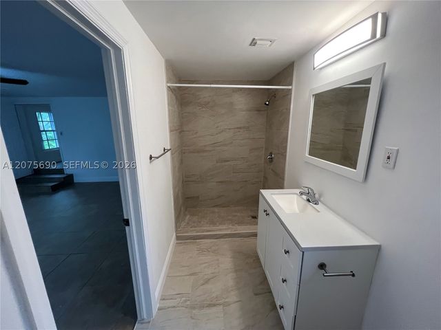 88 NW 85th St 1, Miami, FL 33150