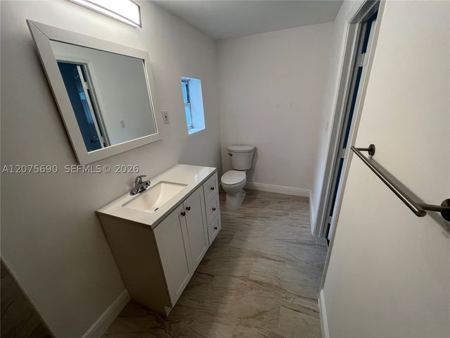88 NW 85th St 1, Miami, FL 33150