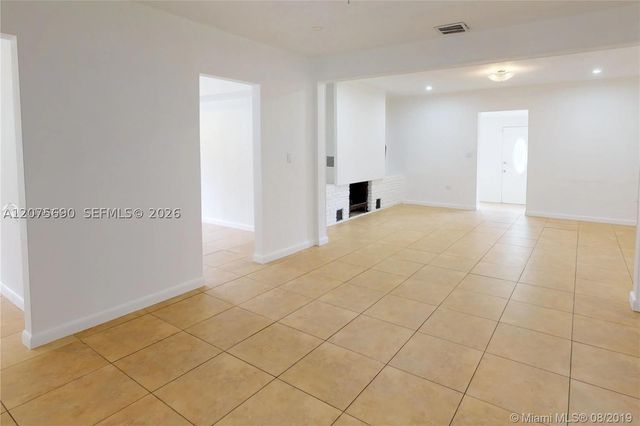 88 NW 85th St 1, Miami, FL 33150