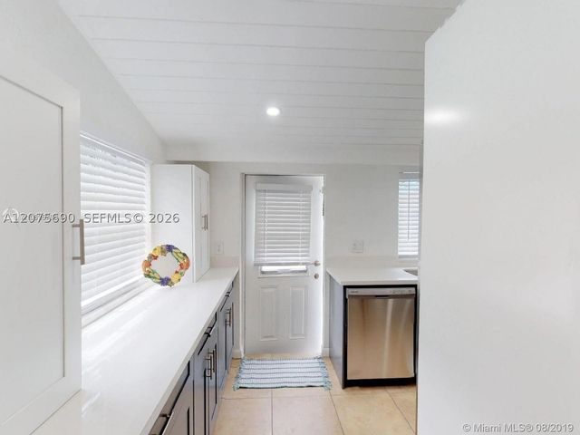 88 NW 85th St 1, Miami, FL 33150