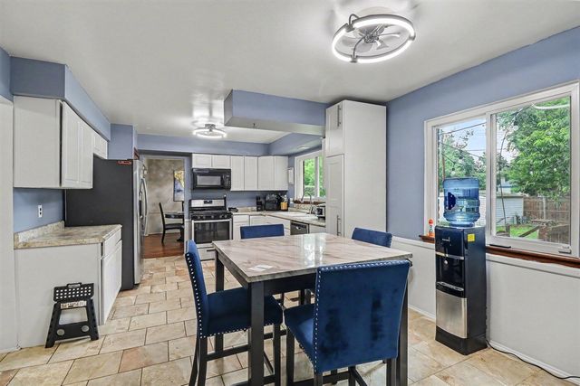 16360 E Rutherland Street, Southfield, MI 48076