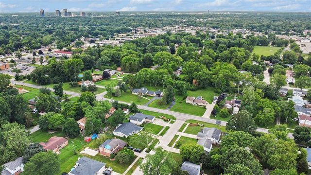 16360 E Rutherland Street, Southfield, MI 48076